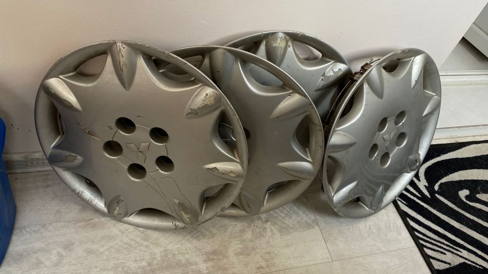 Продаж ковпаків на Грандіс