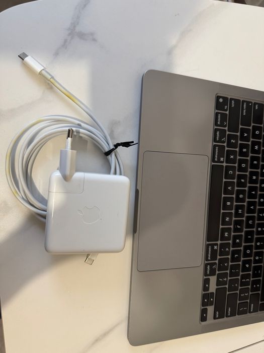 MacBook Pro M1 2020 8/256