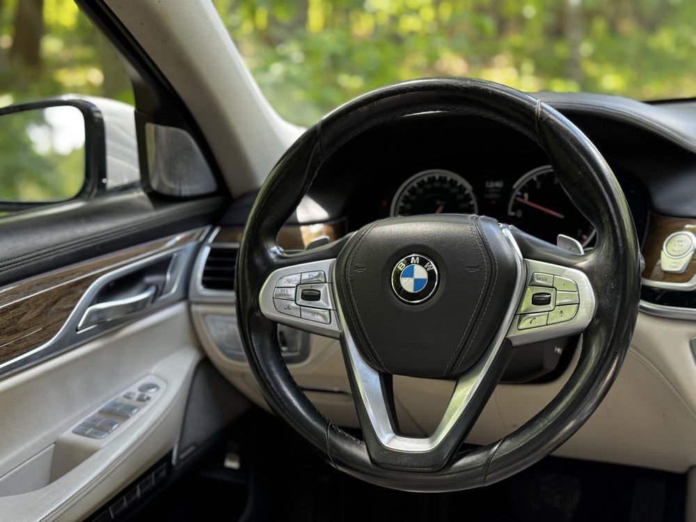 BMW seria 7 G12 750LI