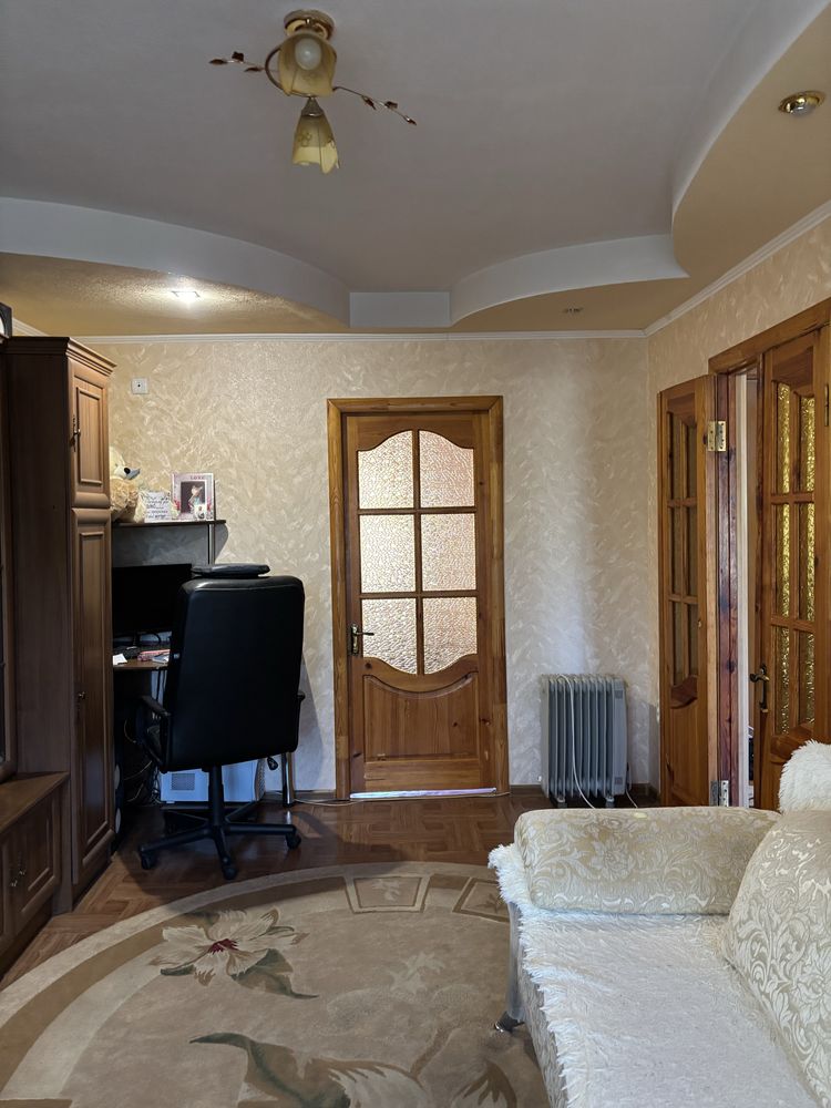 Продам 2-х комнатную квартиру в Александровке Краматорский р-н