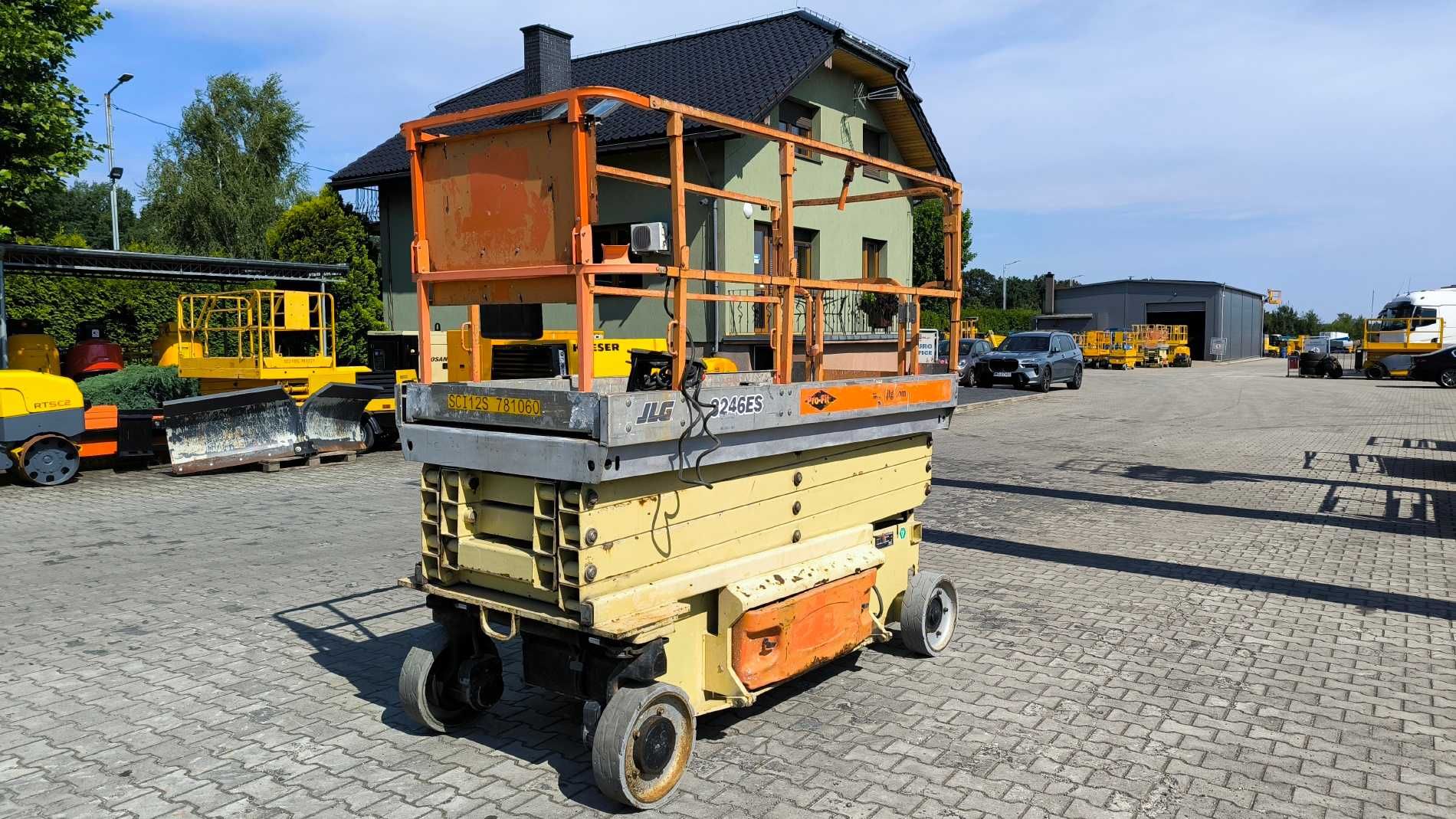 Podnośnik nożycowy JLG 3246 ES rok 2007 cena brutto