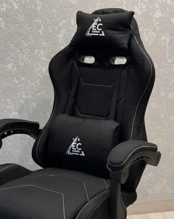 Кресло компьютерное игровое с массажем и подставкой для ног до 150кг