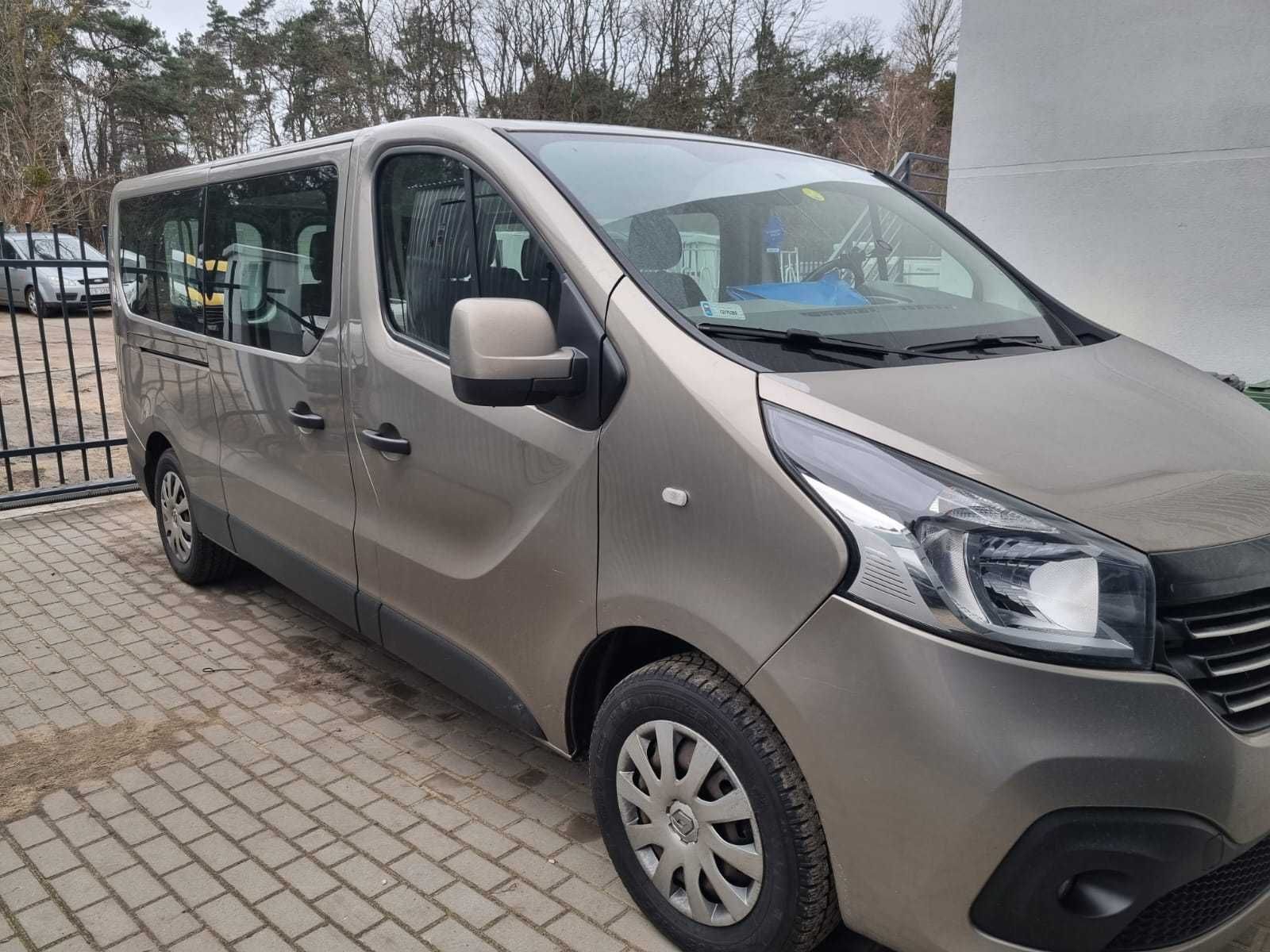 Renault Trafic Grand Passenger Pack