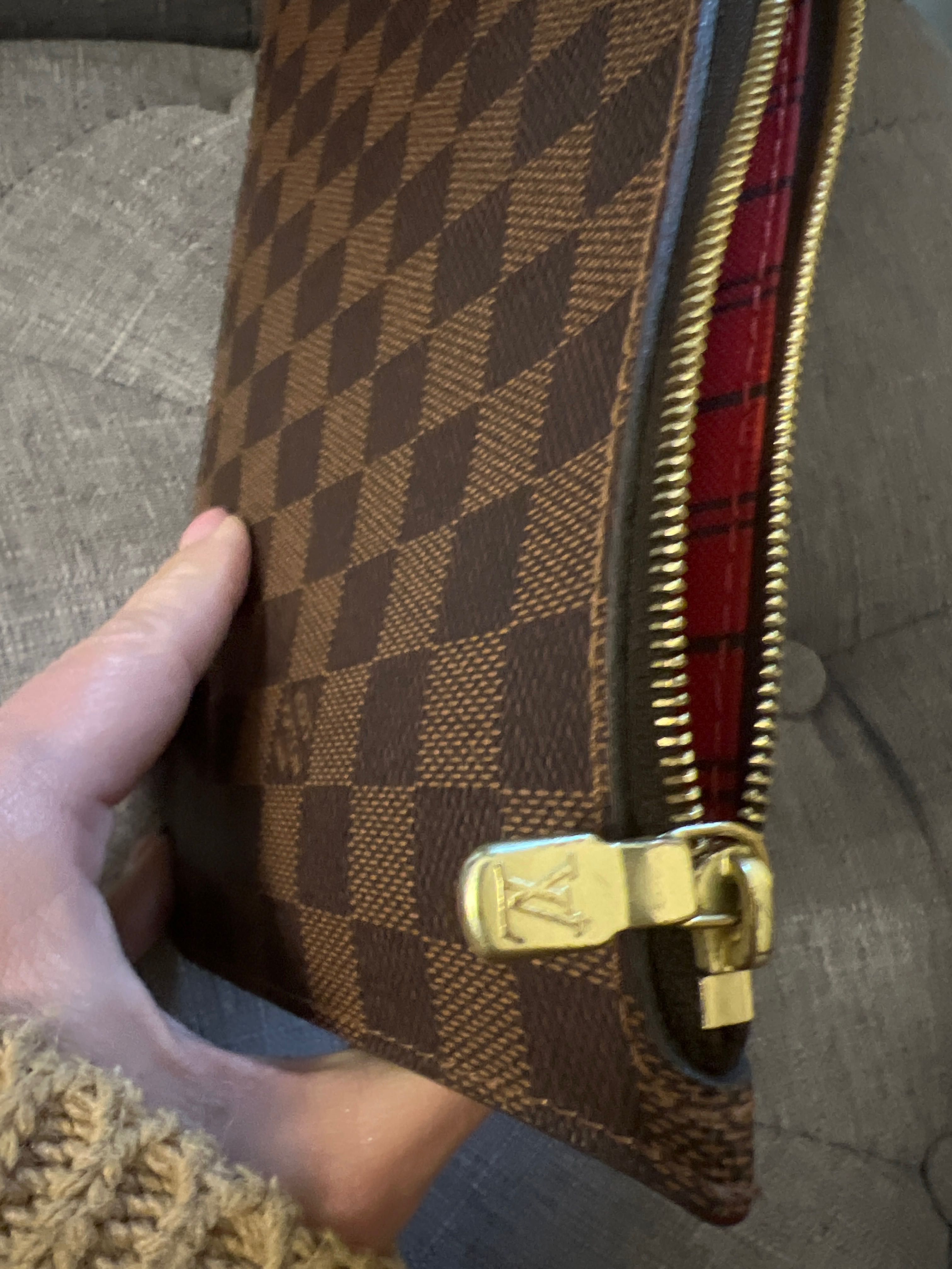 Luis Vuitton Pochette Damier Ebene