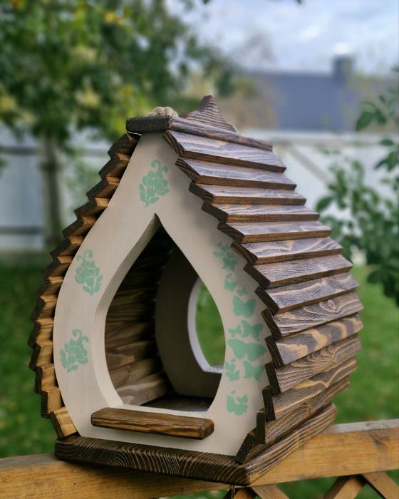 Годівничка для птахів / годівниця для птахів / декор для саду