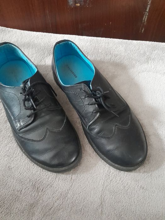 Buty eleganckie chłopięce 37