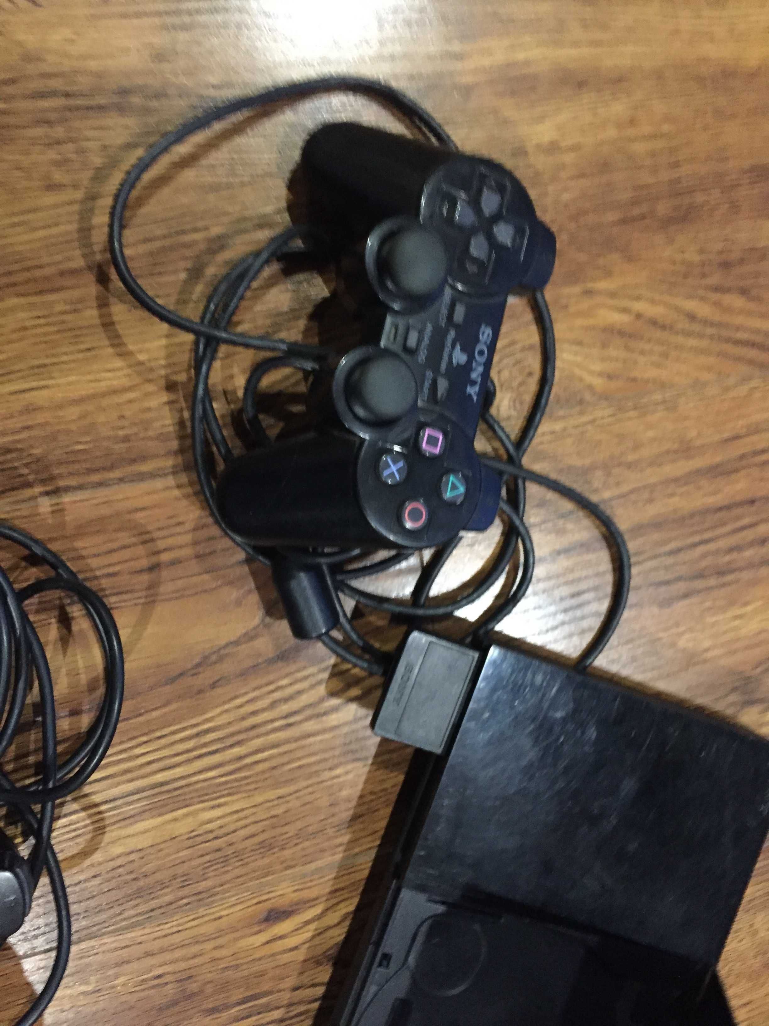 Sony PlayStation 2    Два Джойстика куча игр
