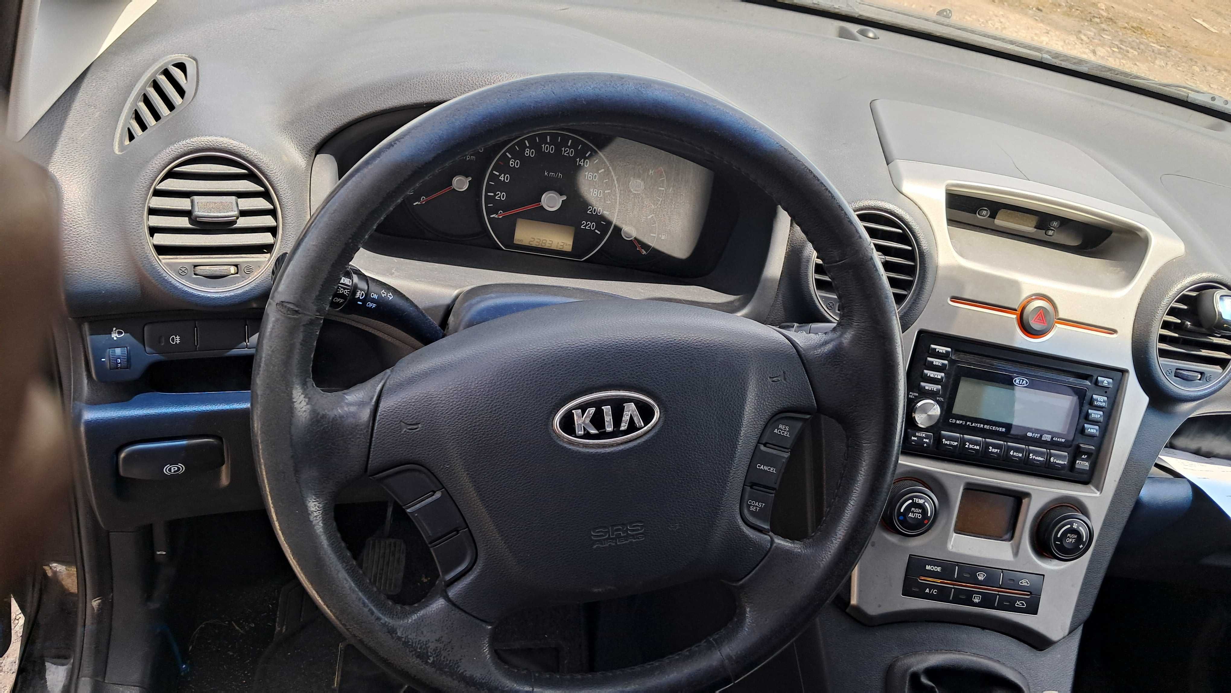 Vendo KIA CARENS 2.0, 140, 7 lugares , ano 2010