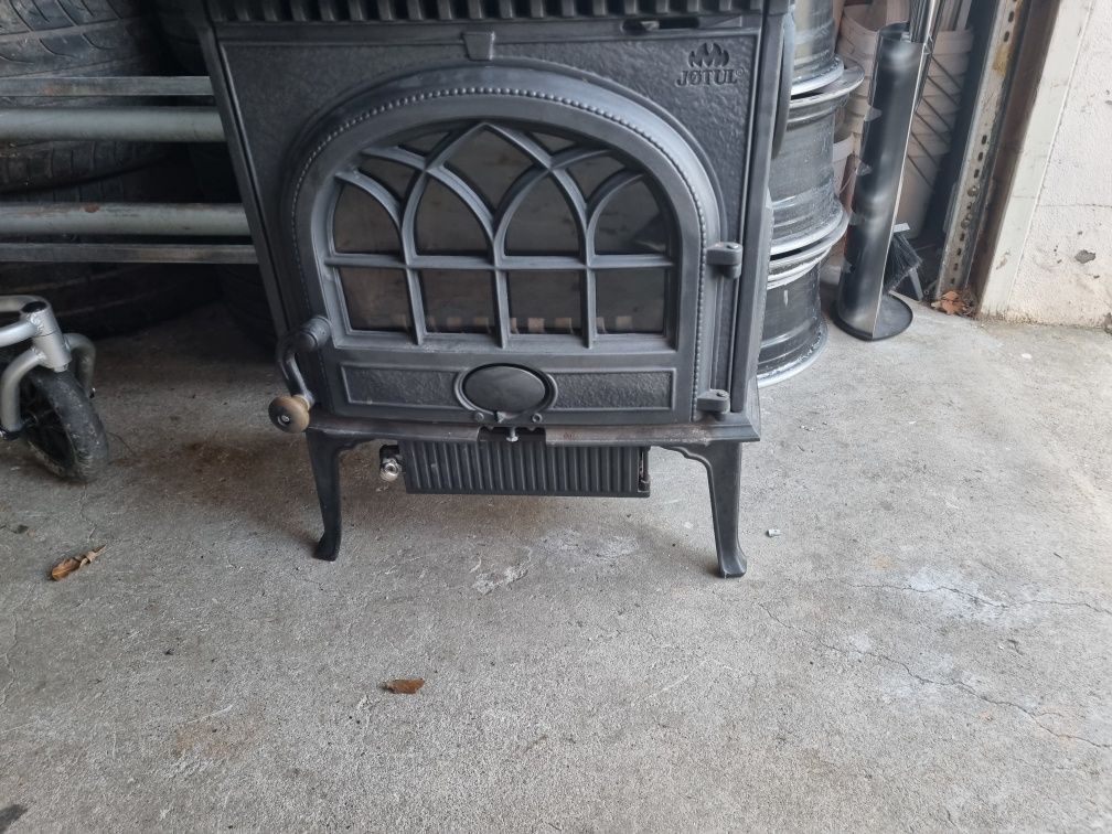 Jotul 3 kominek jøtul z popielnikiem dopalanie spalin