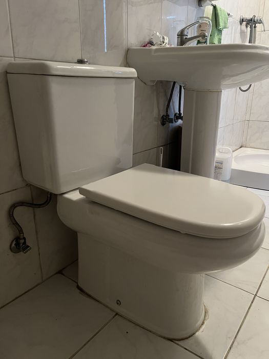 Conjunto de louça de casa de banho