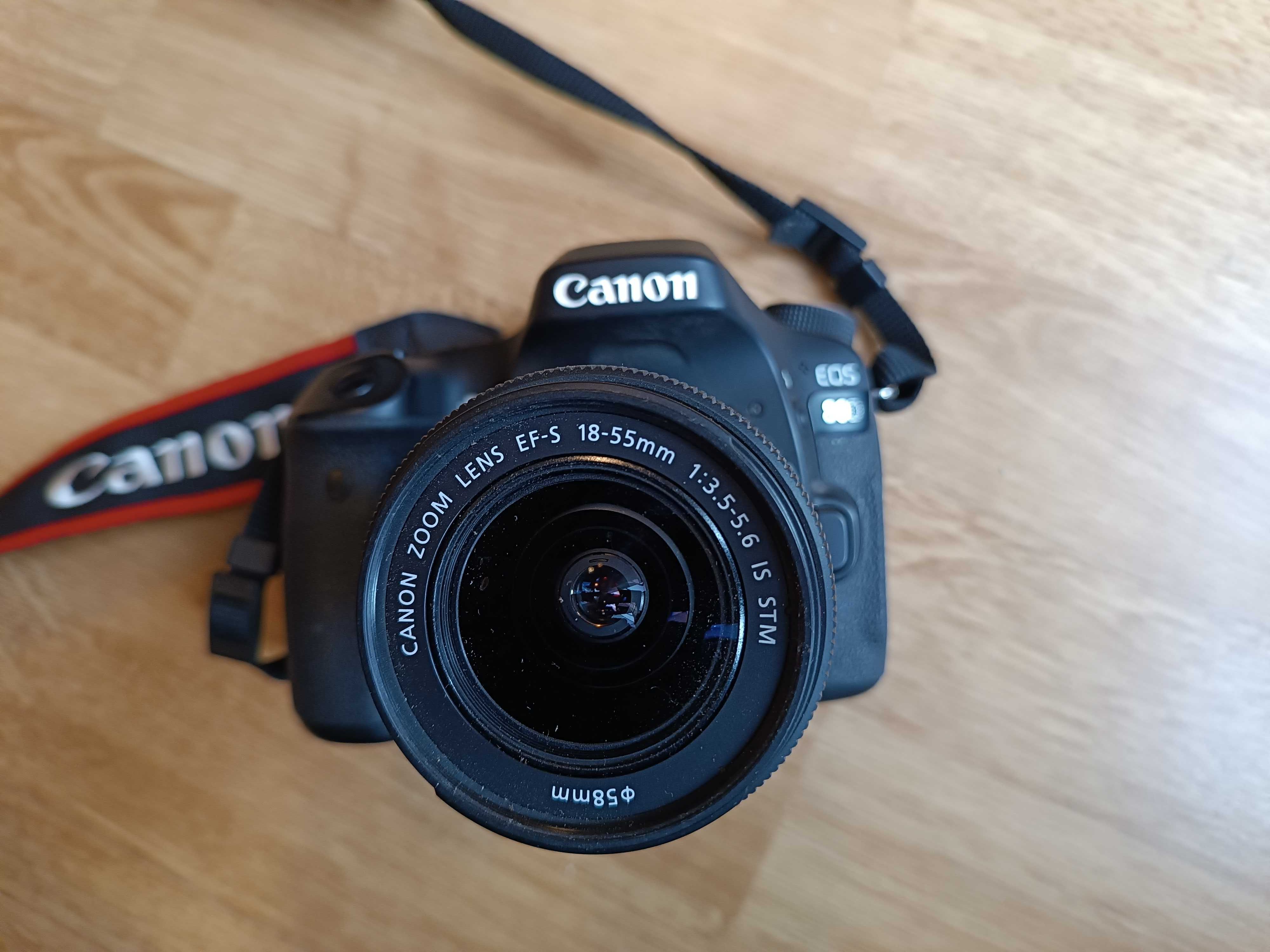 Canon EOS 80D + obiektyw EF-S 18-55  mm f/3,5-5,6 is STM