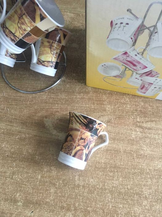 Кофейний набір  - 6  чашок по 75 грам на стойці-стенді (метал)