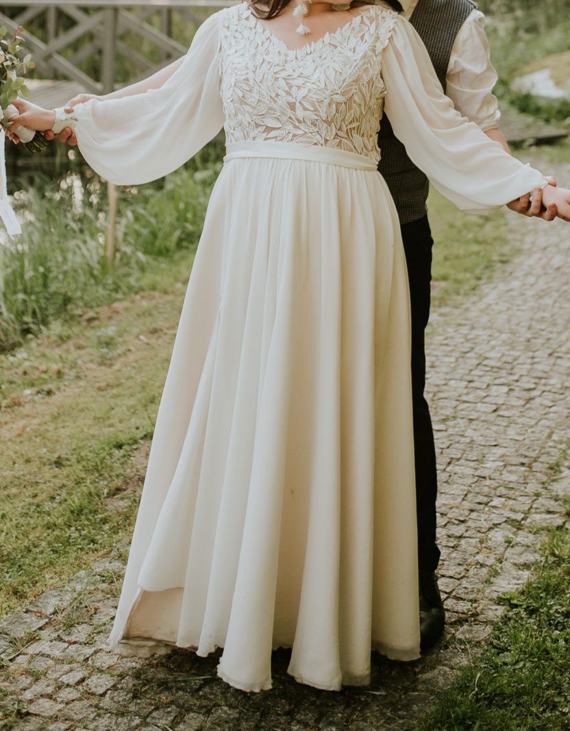 Suknia ślubna 44 / 46 z odpinanymi rękawami plus size