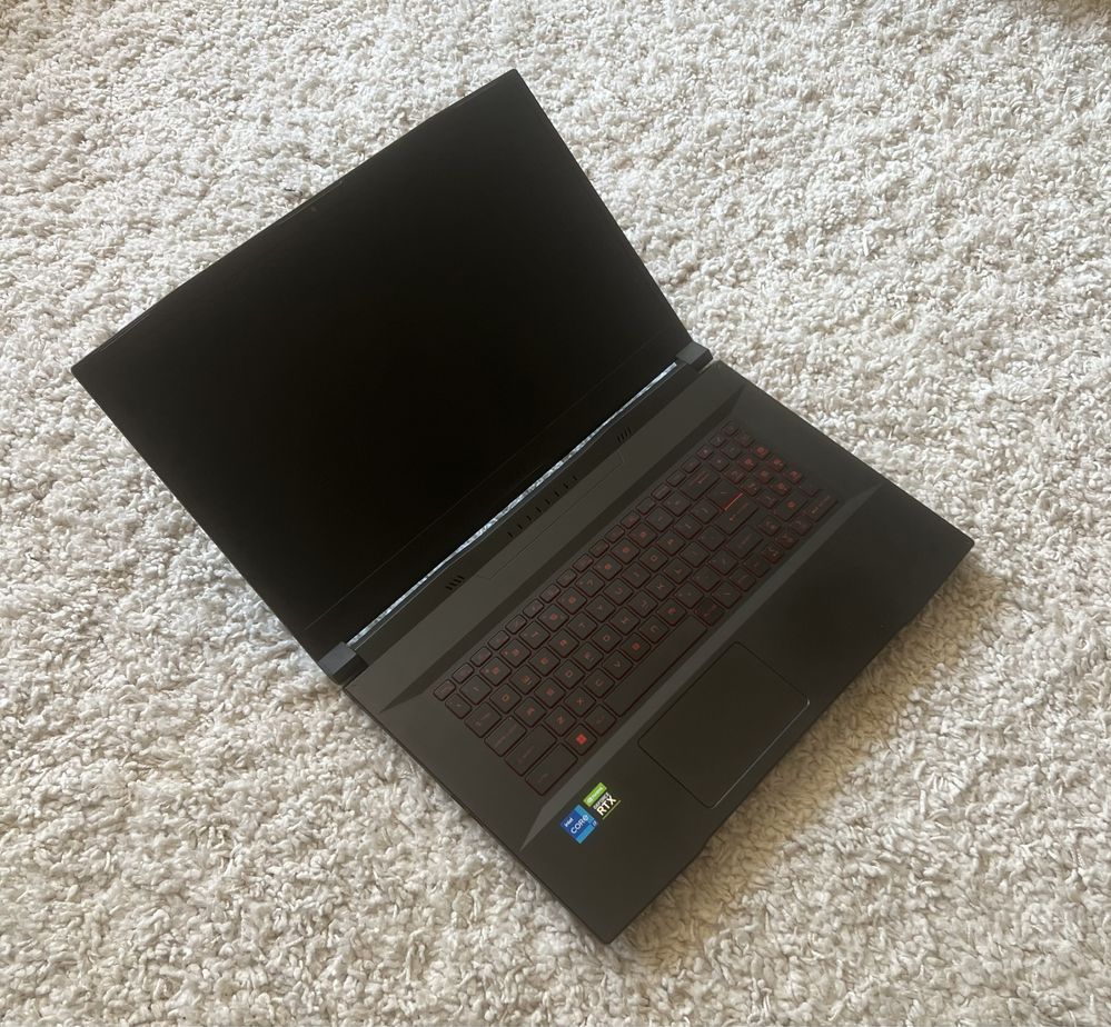 Laptop MSI Katana GF76 11UD. Inrel core i7/GeForce RTX 3050
