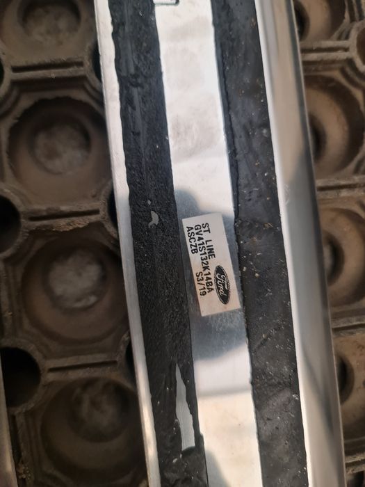 Listwy progowe na prog ford kuga mk2 st line . 2szt kpl