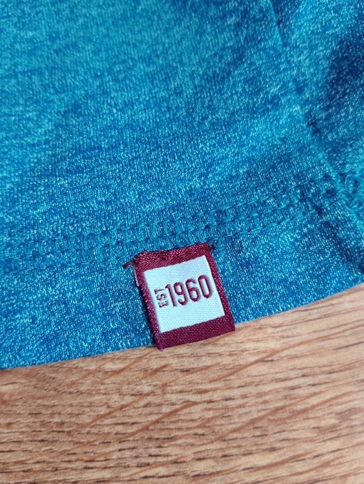 Продам оригінальну футболку Lonsdale