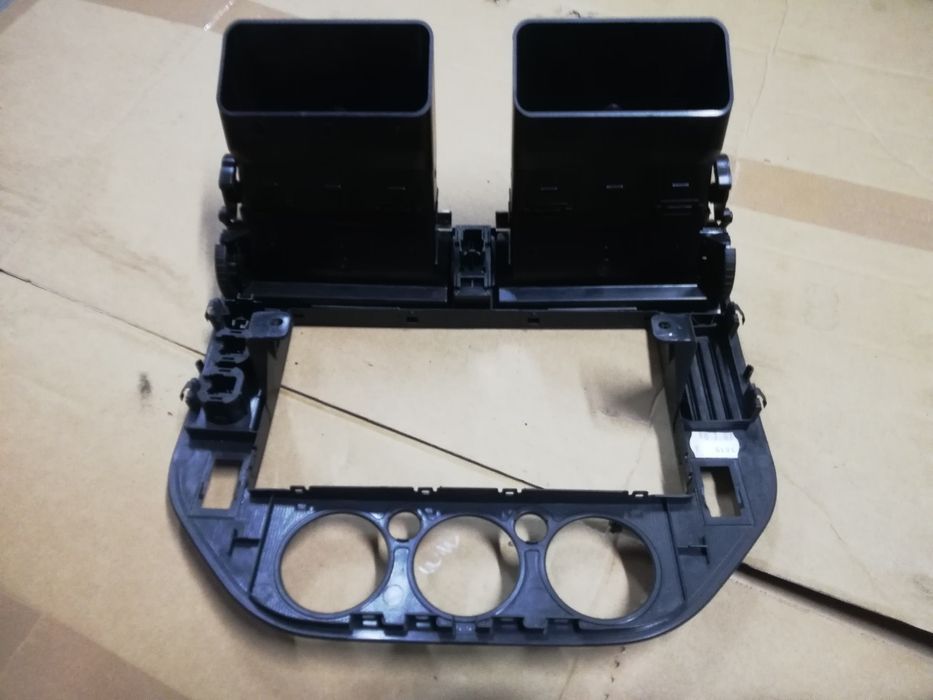 Ramka panel obudowa radia Ford C-max 03-10r Kuga 08-12r konsola