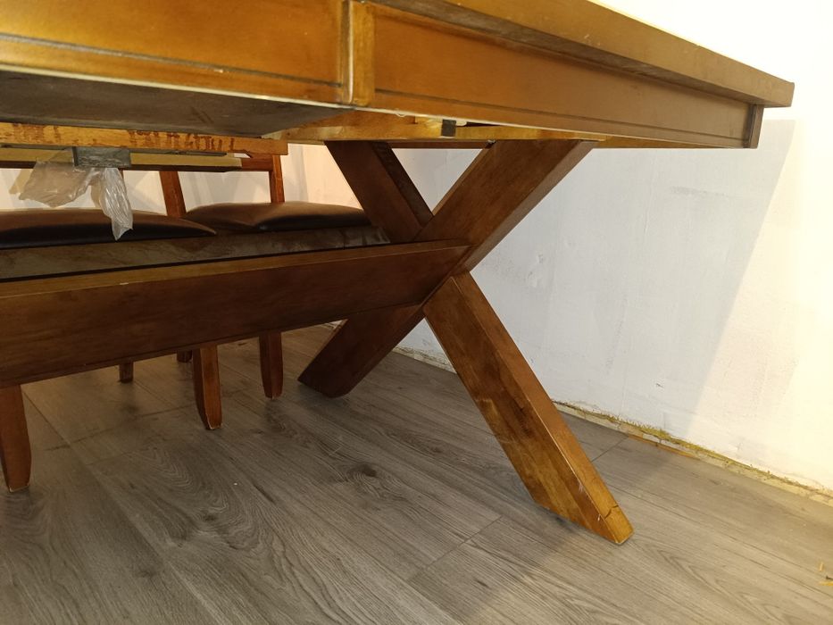 Sprzedam stół i krzesla dębowe