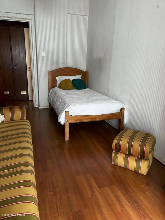 787300 - Quarto com cama de solteiro em casa...
