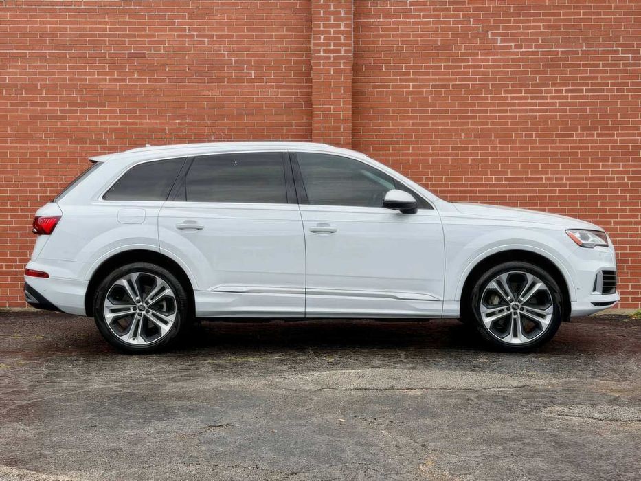 Audi Q7      2020