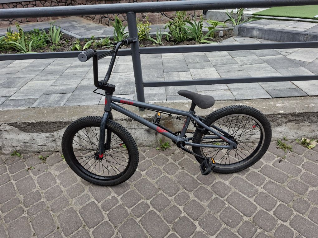 Продам велосипед BMX Outleap Clash, 20.