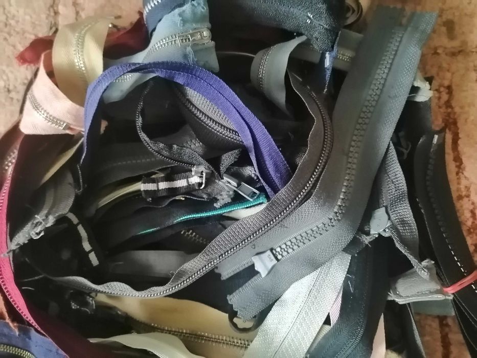 Zamki do ubrań plus taśmy