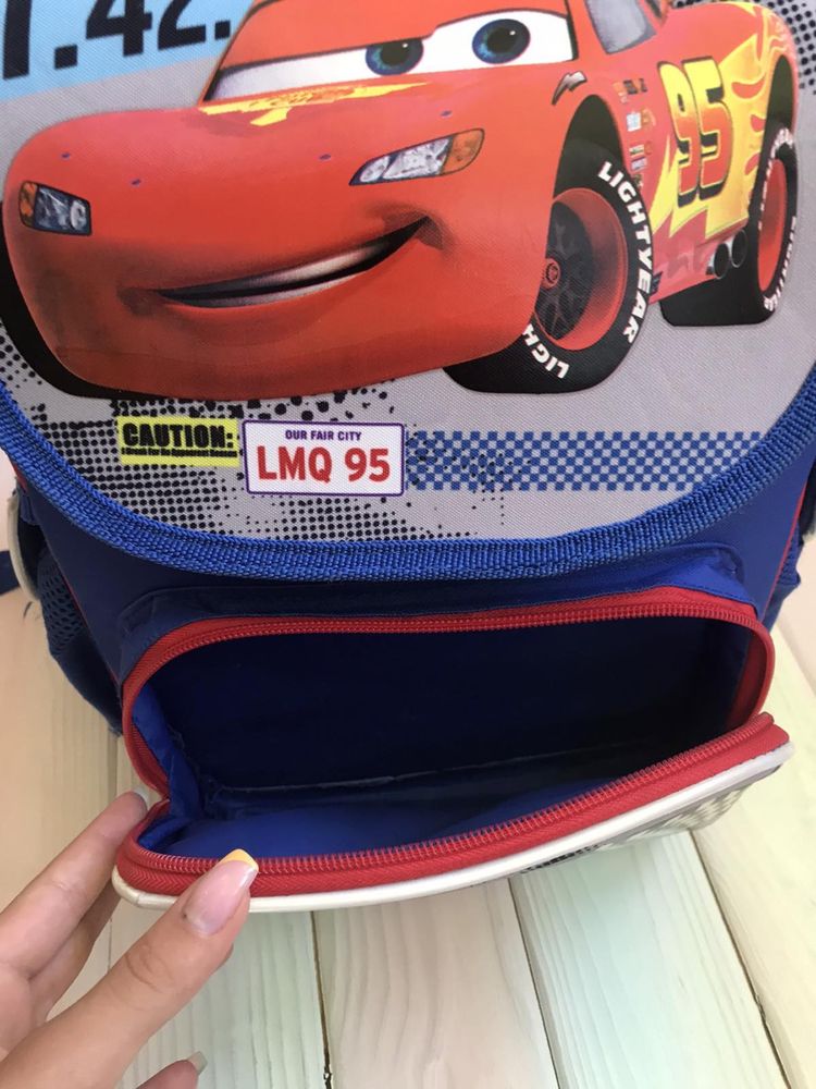 Шкільний рюкзак в ідеальному стані