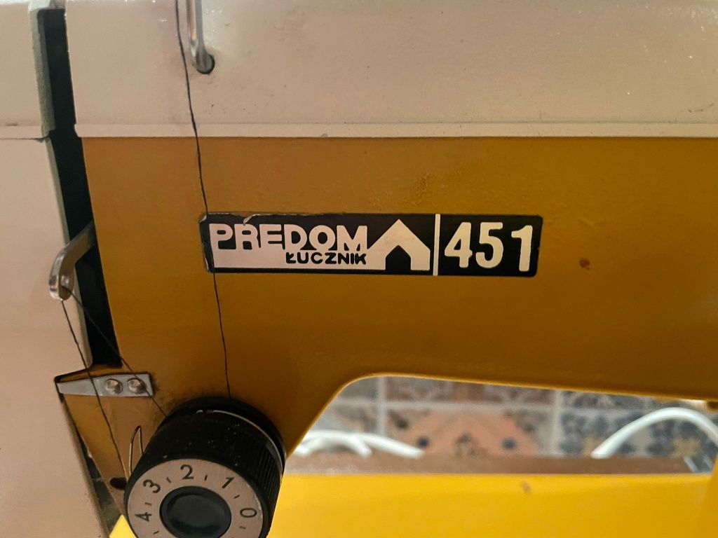 Maszyna do szycia Łucznik Predom 451