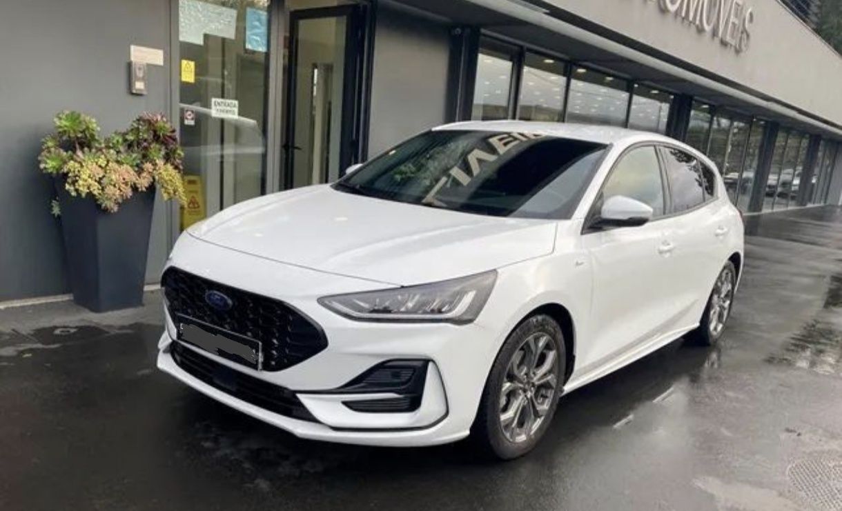 Ford Focus st-line  2024