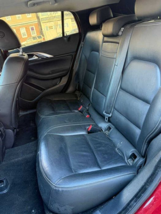 Infiniti QX30 Premium      2017