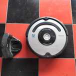 I robot Roomba. Brak zasilacza.