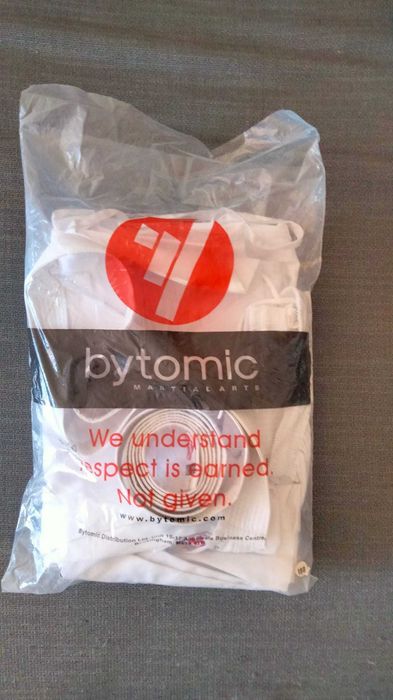 Fato de Taekwondo Adulto – Novo!