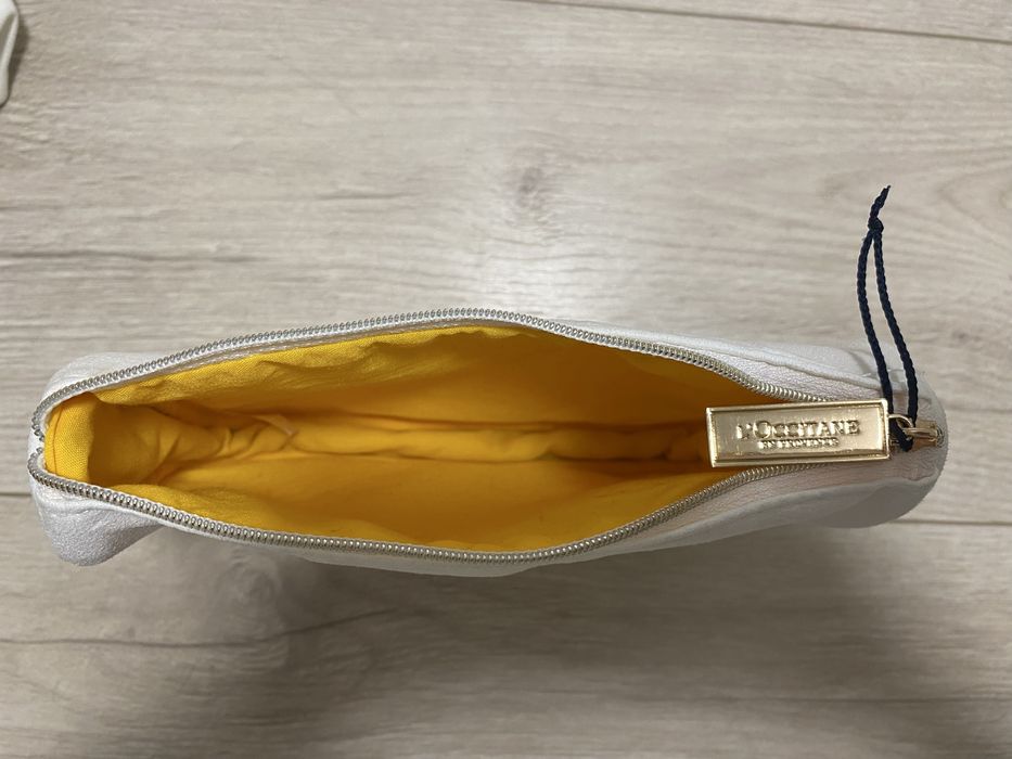 Косметичка L’Occitane, размер 18*14