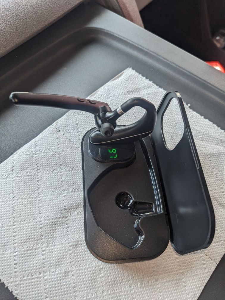 Bluetooth гарнітура моделі A6L з шумозаглушенням та зарядним кейсом