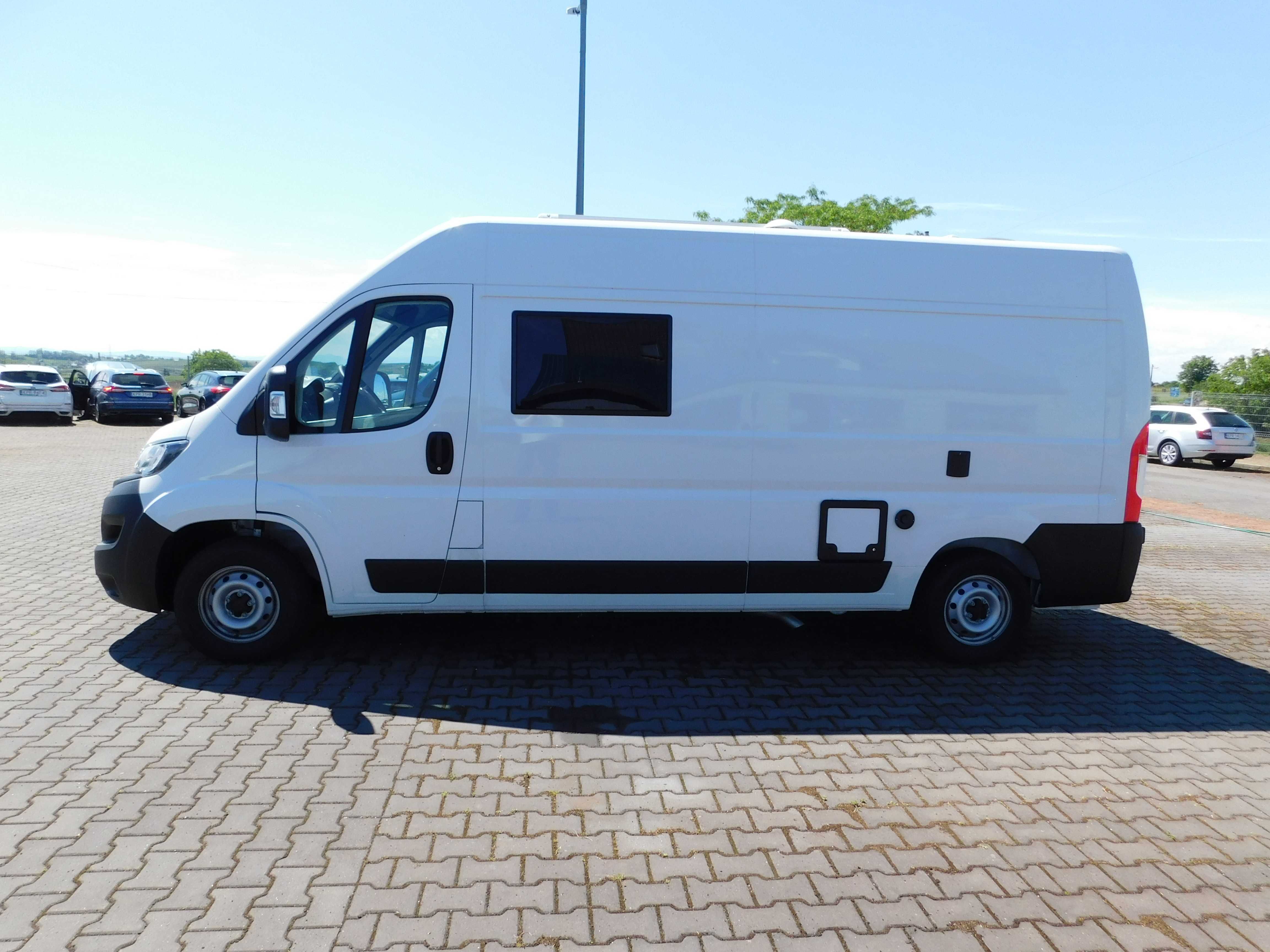 Wynajem Campervan Fiat Ducato Kamper 4 osobowy 2 łóżka osobne Isofix