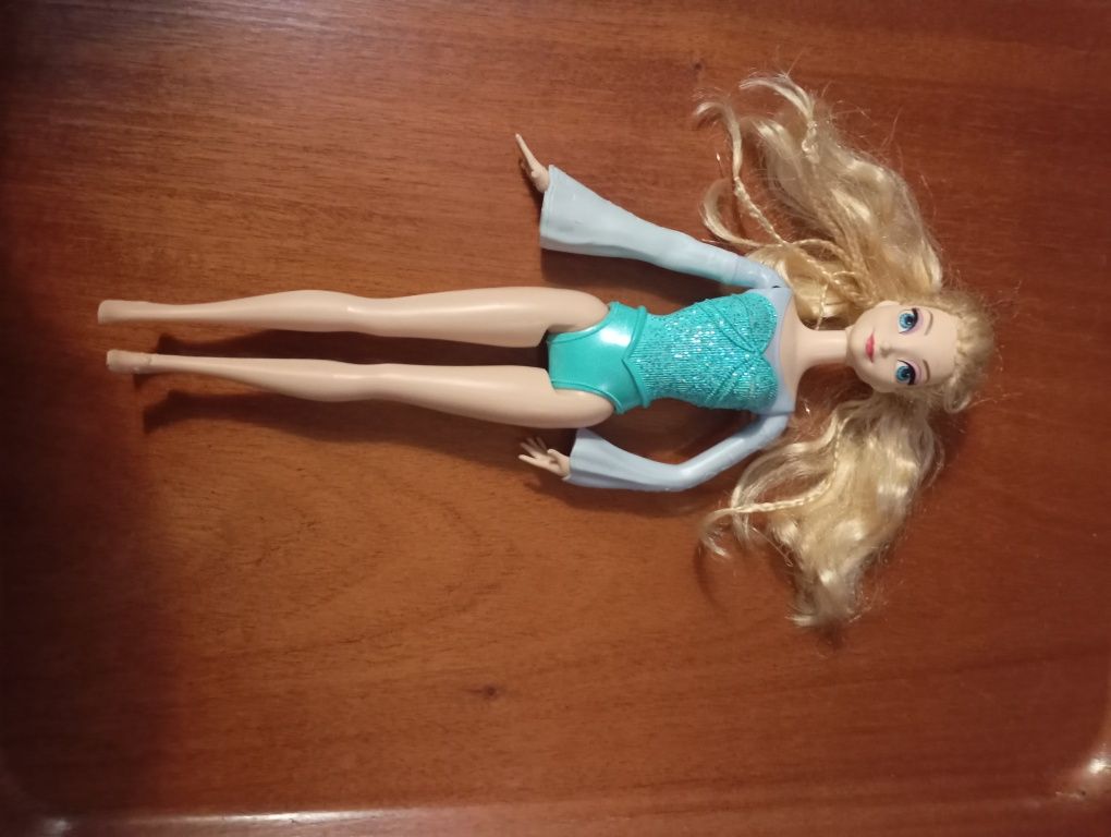 Elsa Frozen, Disney.
Em bom estado geral, marcas de uso.