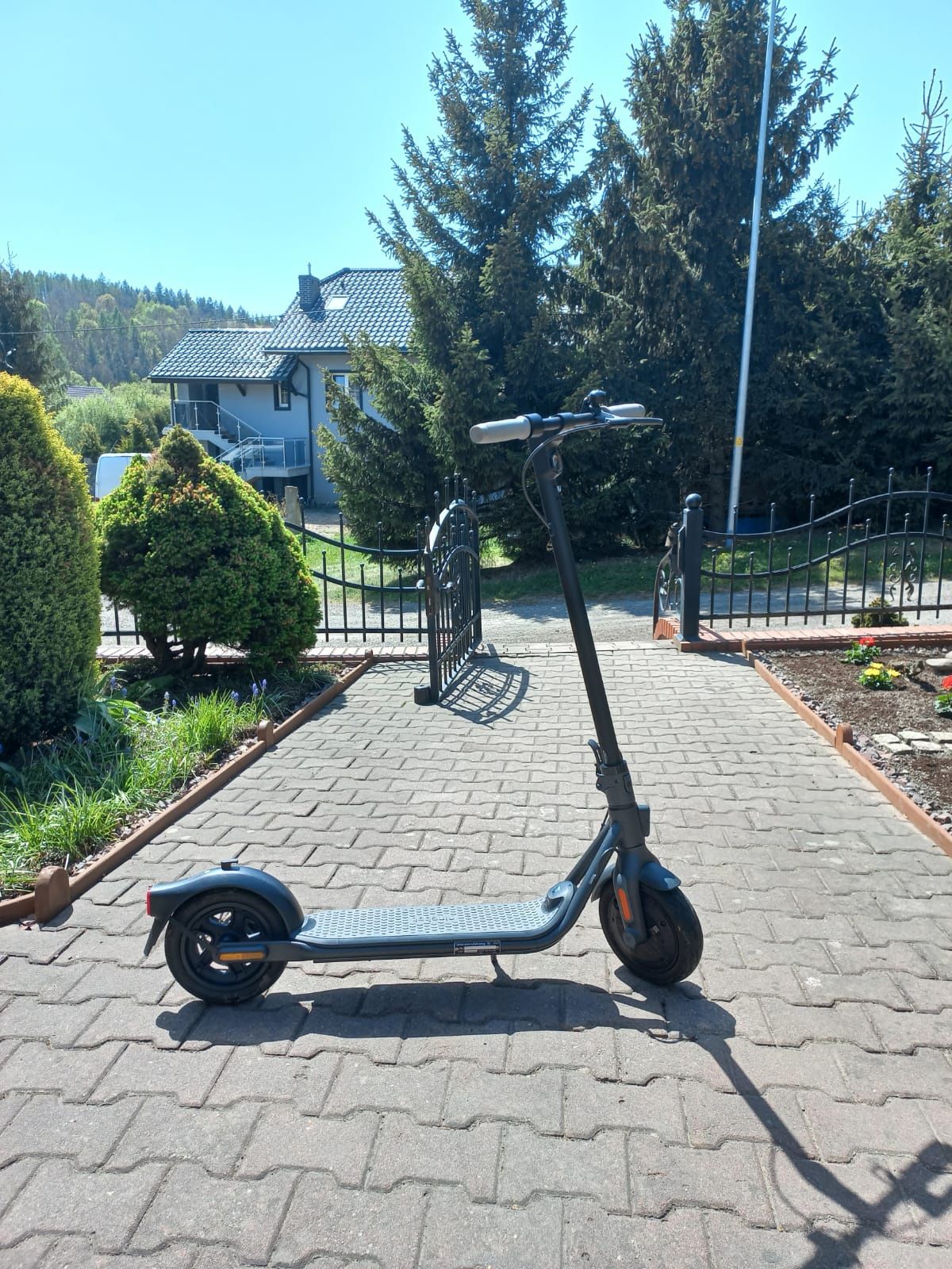 Hulajnoga  Ninebot Kickscooter F20D