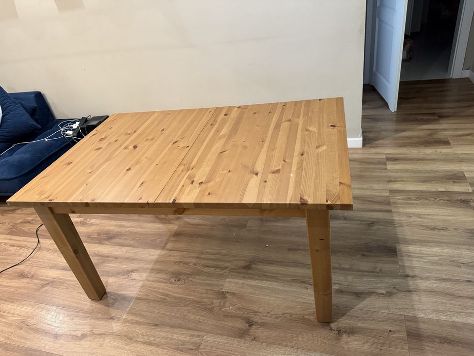 Drewniany rozkladany stół