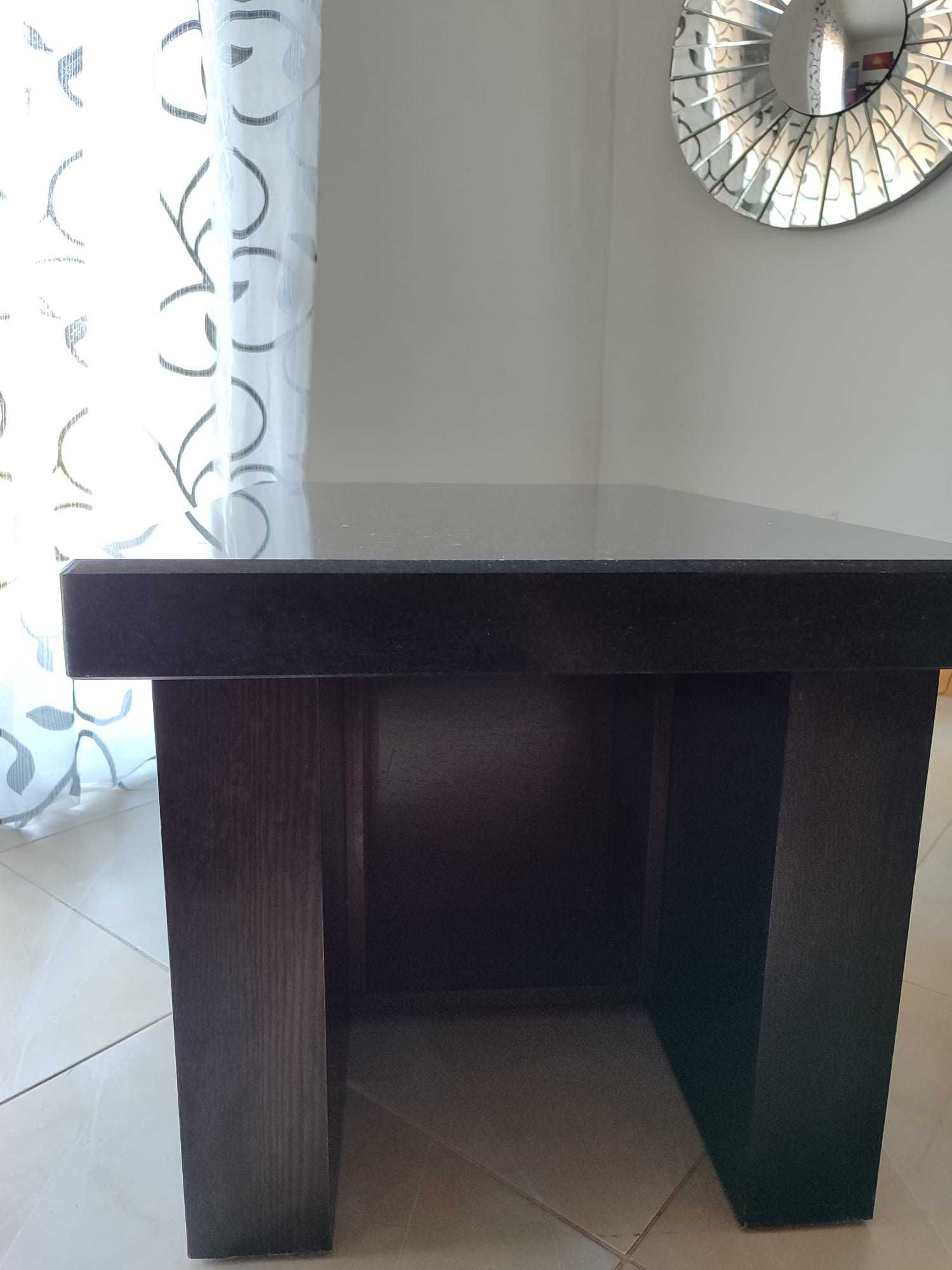 Móvel de TV / Mesa de Centro - tampo em Pedra Granito Preto