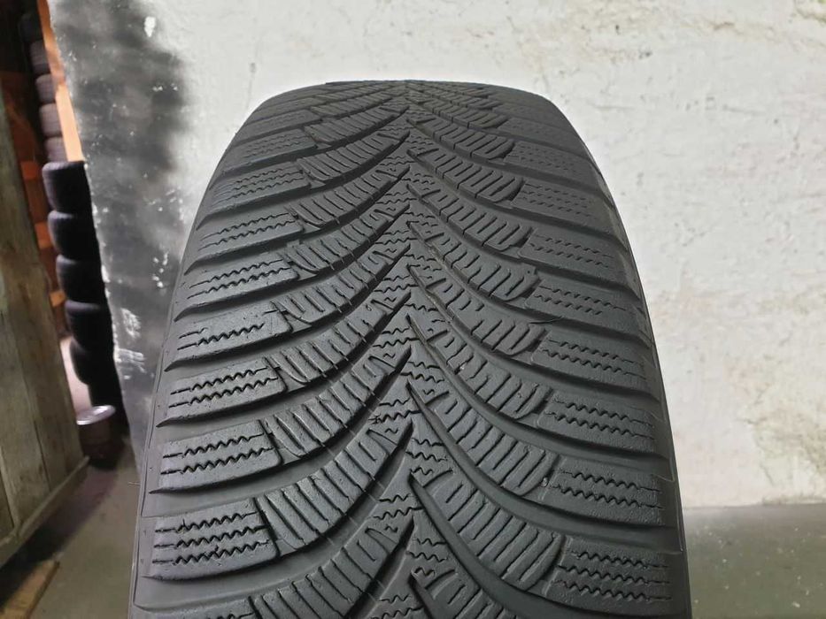 Opona pojedynka zimowa 205/55R16 6,5mm Hankook Winter I'cept RS2 2021r