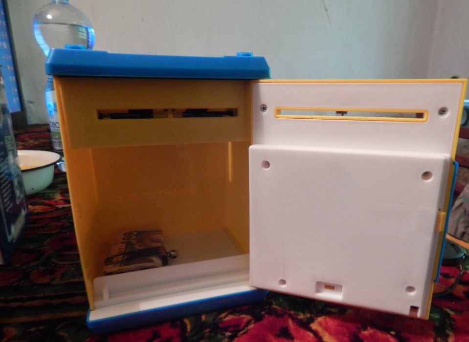 Электронная копилка Сейф банкомат, с кодовым замком и купюроприемником