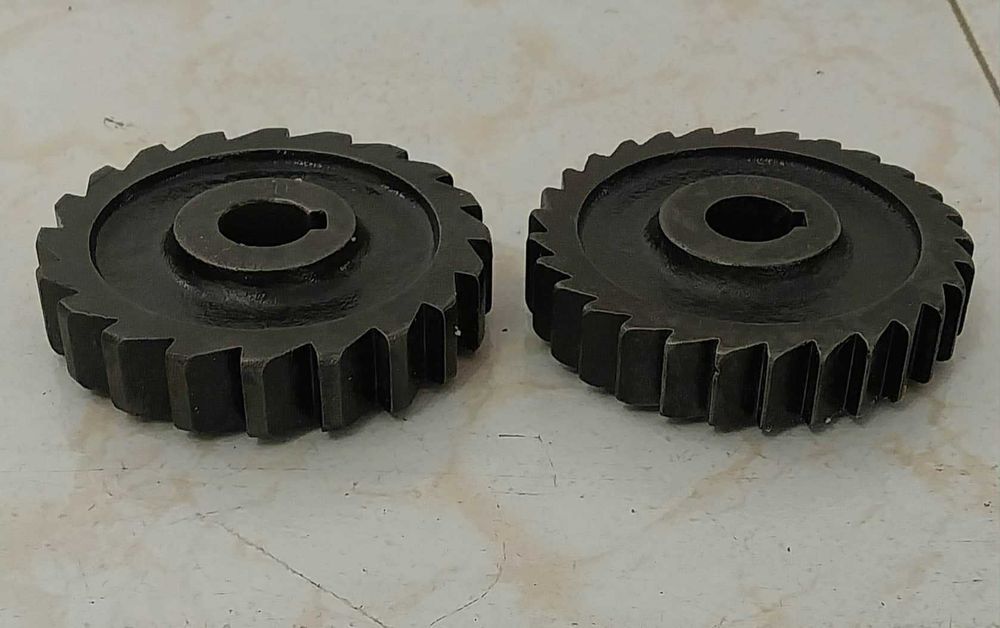 Antigo Par de Carretes (Industrial VINTAGE) em Ferro Fundido