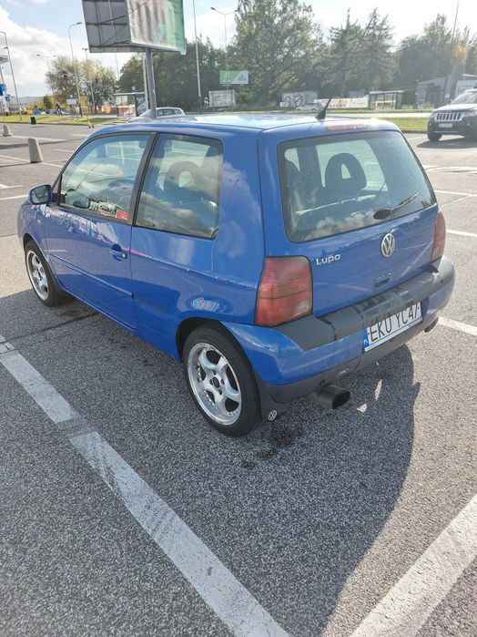 Sprzedam Volswagen Lupo silnik 1.7 sdi. Spalanie 4l/100 km.