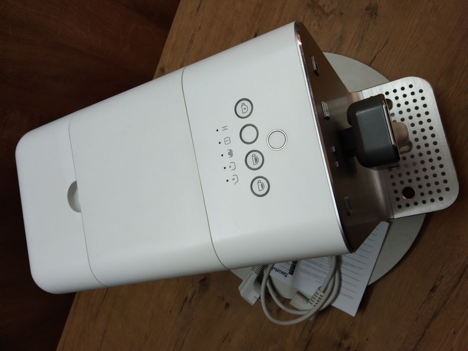 Ekspres Smeg BCC01WHMEU - STAN IGŁA!!!