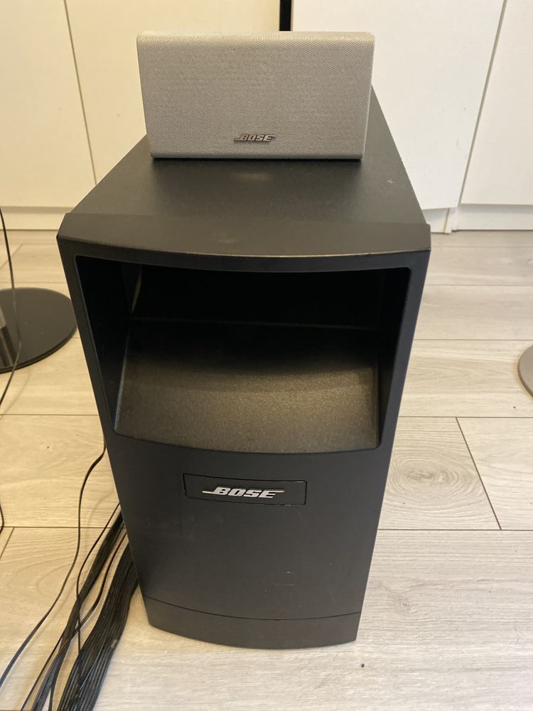 Bose Acoustimass 10 IV i stendy do głośników