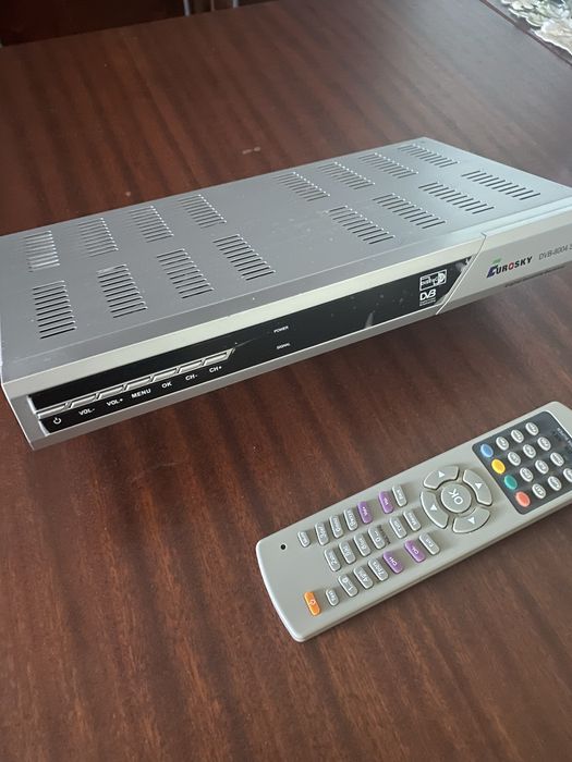 Тюнер спутниковых антен СUROSKY DVB-8004 SUPER