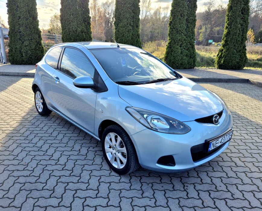 Mazda 2  1.3 benzyna / klimatyzacja/ oryginalny lakier