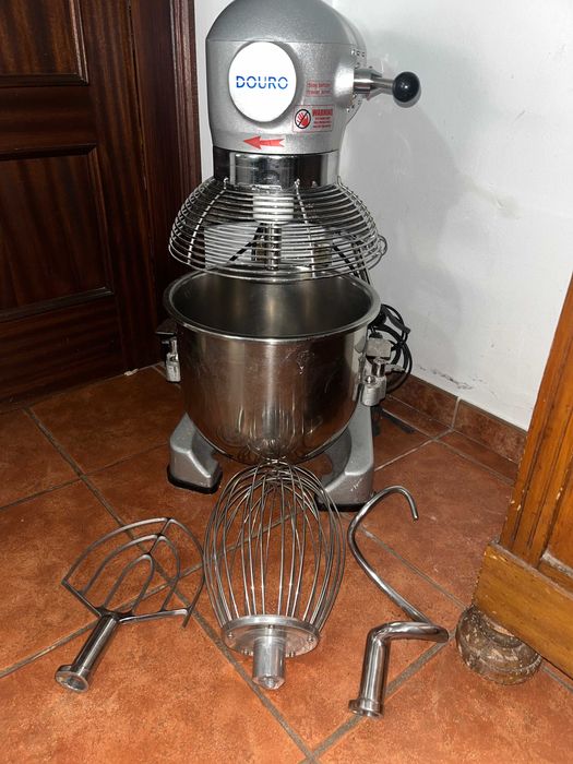 Batedeira INDUSTRIAL Planetária 20L Stand Food Mixer