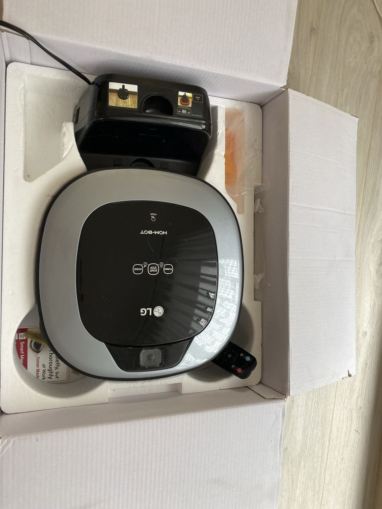 HOM-BOT Square LG VR6340LV robot odkurzający oryg opak