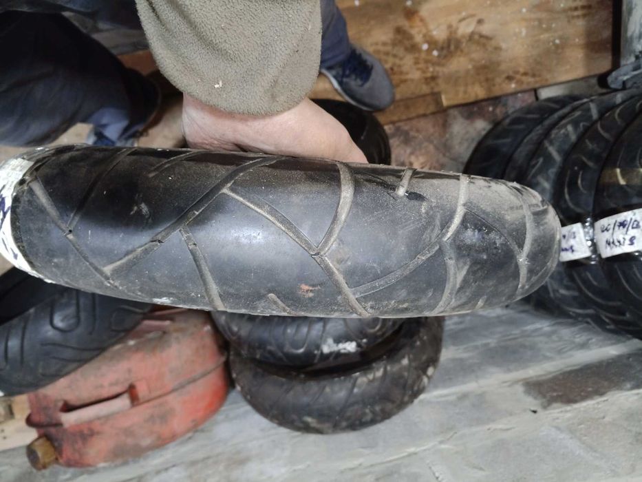 Покришка скутерна 110/90/13 Michelin. Стан нової. 8 мм